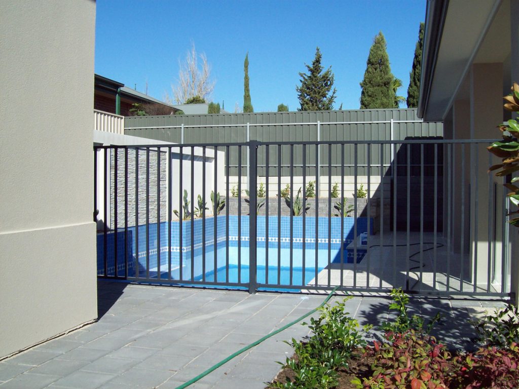 Tubular pool fence 10 - Adelaide Balustrade & Fencing